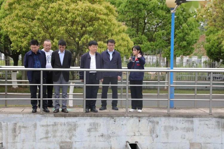 超凈工作臺引領(lǐng)潔凈環(huán)境設(shè)備選擇的六大要素