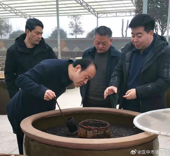 傳遞窗設(shè)備如何在提升潔凈室效率方面發(fā)揮作用