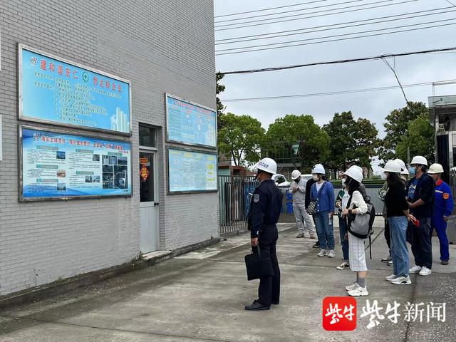 彩鋼板夾芯板在建筑行業(yè)中助力打造高性能的現(xiàn)代建筑