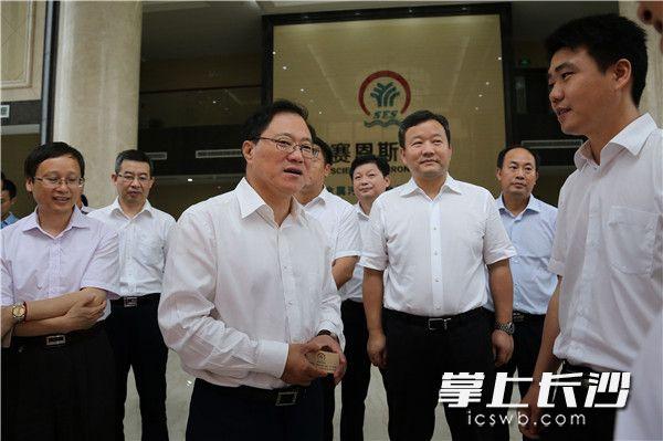 高效過濾器有效去除車內(nèi)PM粒提升空氣質(zhì)量